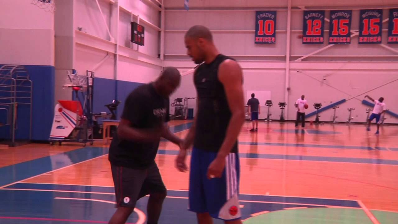 Tyson Chandler Spinning in the Paint with Hakeem Olajuwon
