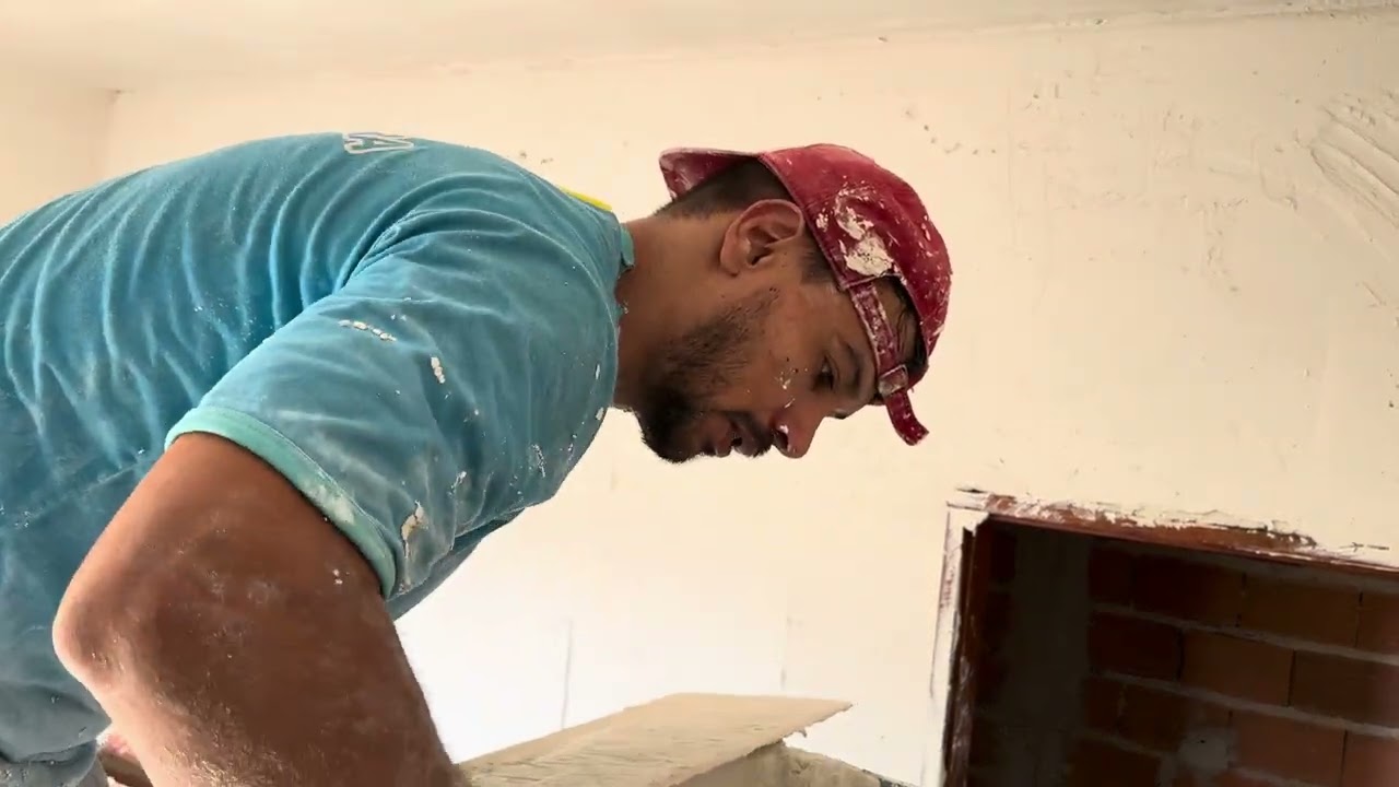 Rebocando uma parede com gesso passo a passo pra pegar u passo a passo e tem qui fica no vídeo