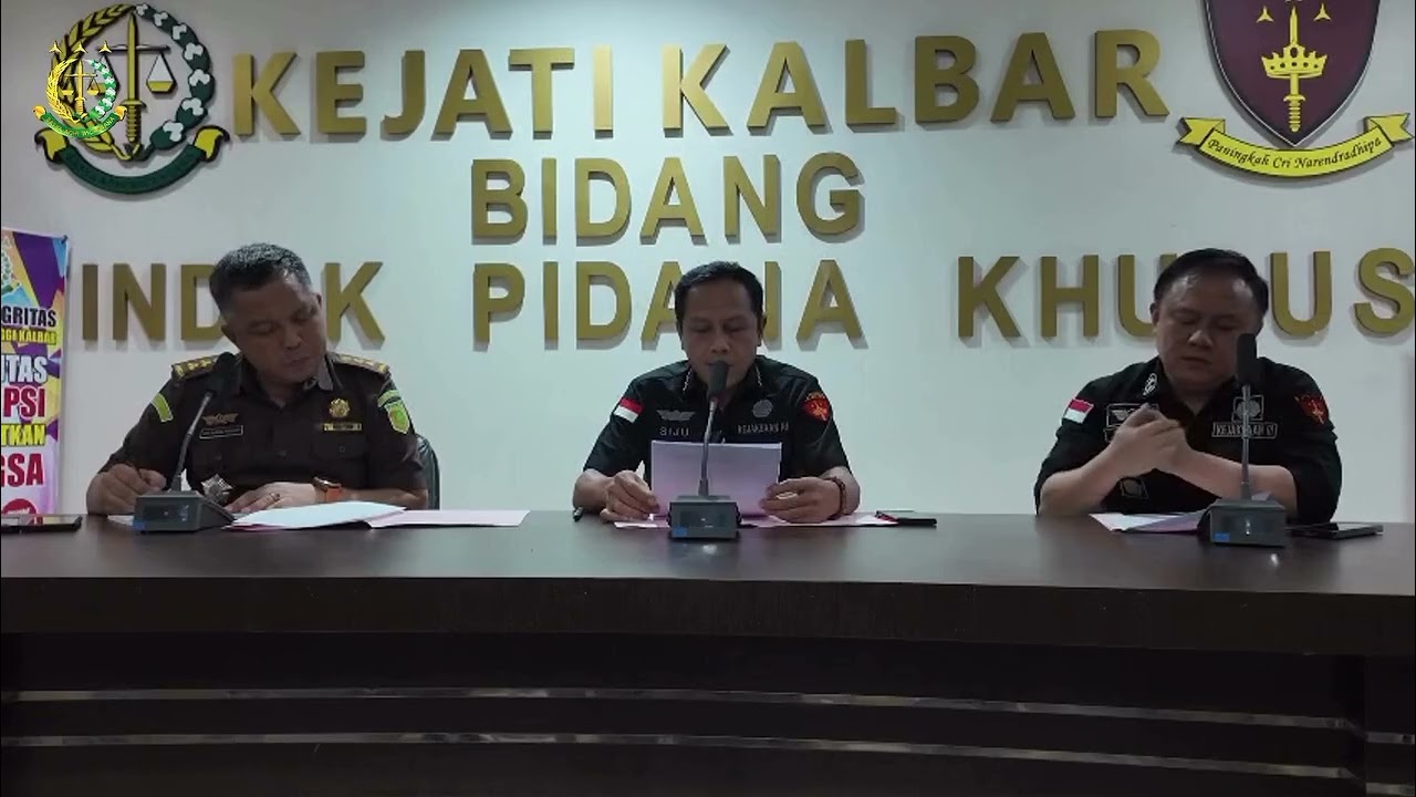 Penahanan 6 Tsk Kasus Dugaan Tipikor Pekerjaan Pengembangan Bandar Udara Rahadi Oesman - Ketapang