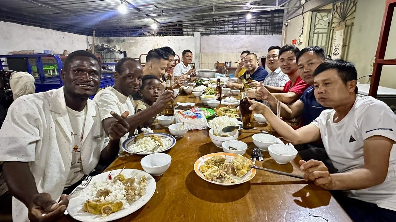 QU&Aacute; VUI Đ&Ocirc;NG PAULO V&Agrave; TEAM CH&Acirc;U PHI AN TO&Agrave;N VỀ ĐẾN BẢN L&Uacute;C 4 GIỜ S&Aacute;NG 