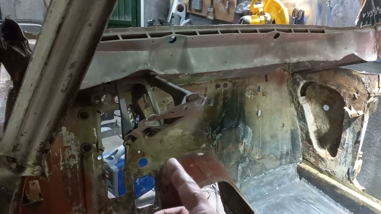 Peugeot 404 Pik Up restauración Carrocería