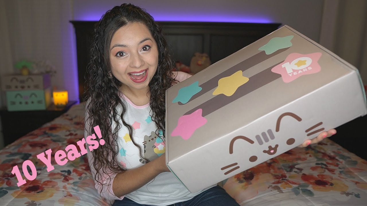 Pusheen's 10 Year Anniversary! Winter Pusheen Box 2020