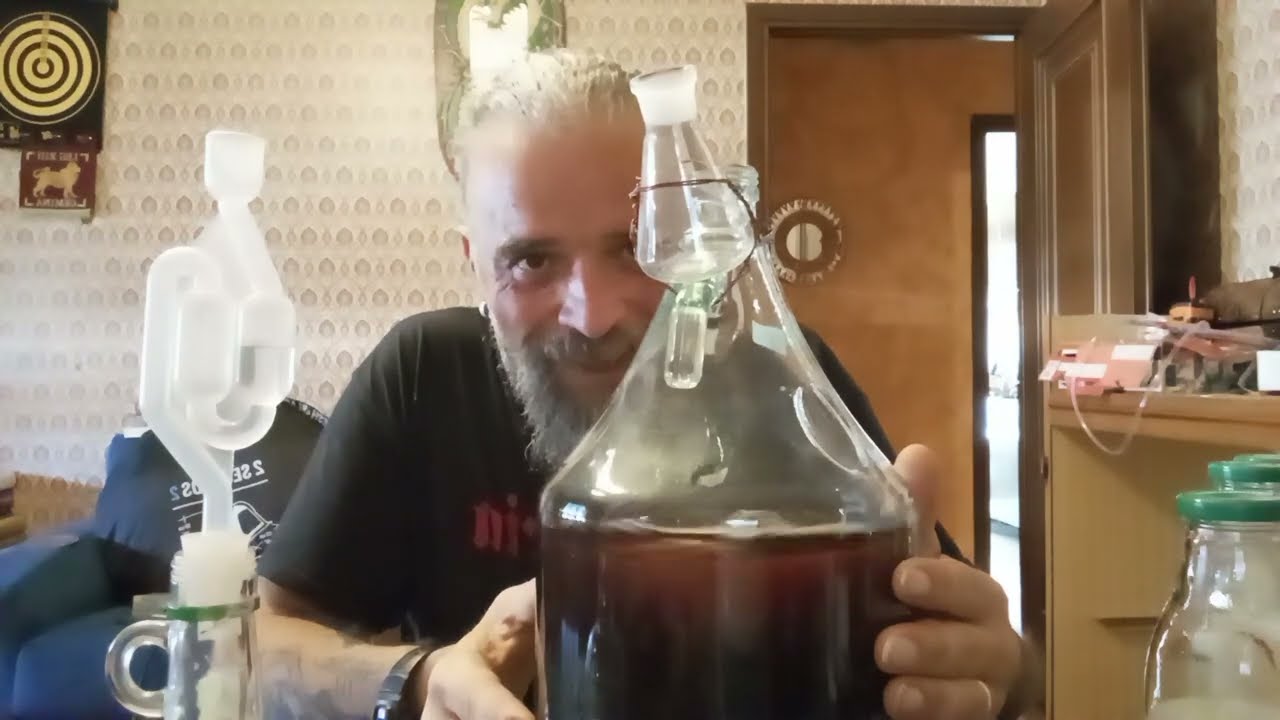 Vino di melograno ( Sciaddé )  e Sidro fatto in casa - Fermentazione con  lieviti naturali. Part. 1
