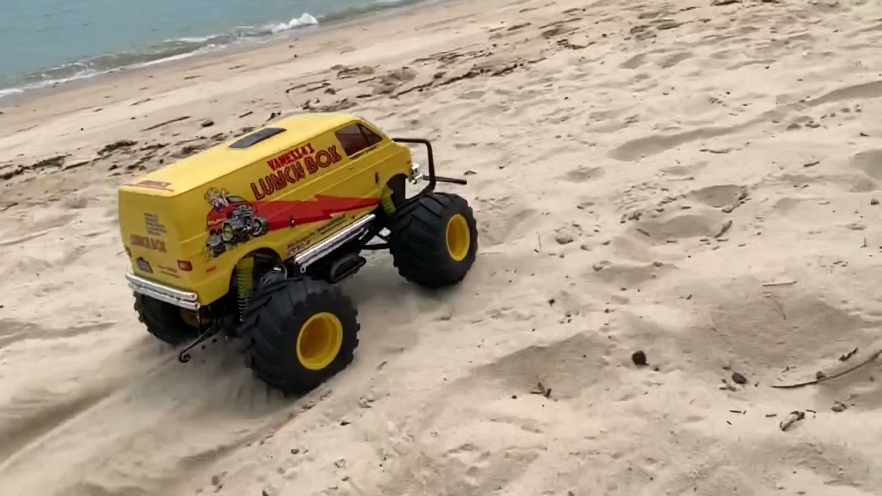 Tamiya Vanessa’s Lunch Box by the Sea
