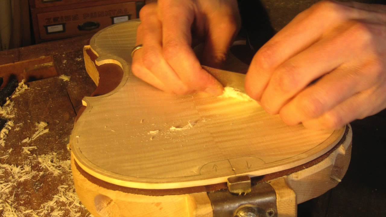 Making a Baroque Violin in 30 seconds