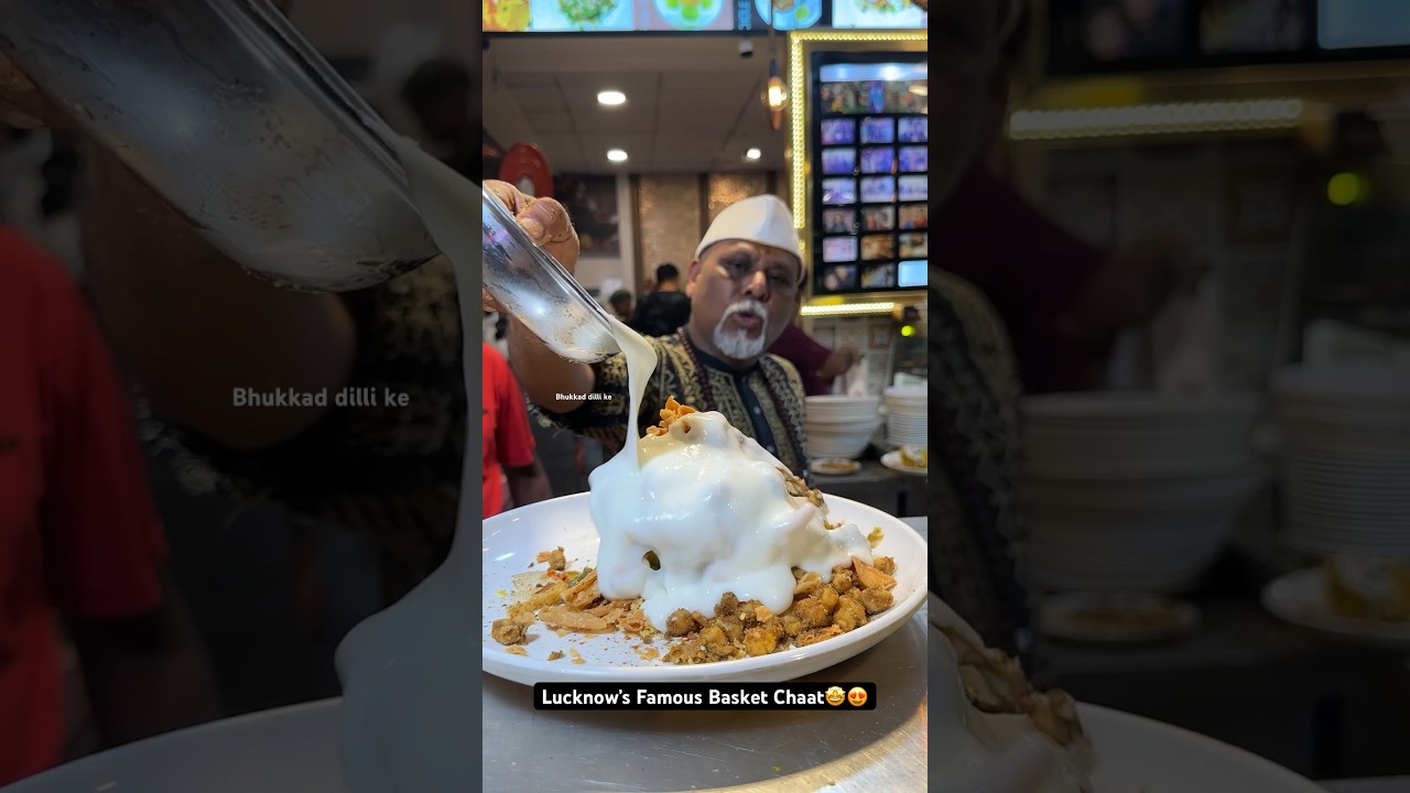 Lucknow&rsquo;s Famous Basket Chaat🤩😍|| Indian Street Food