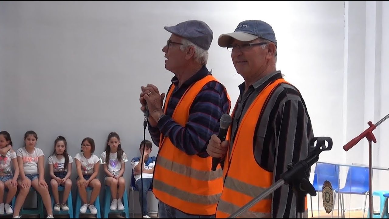 Fëmijët surprizojnë të burgosurit e Fierit, rikthehen në skenë parodistët e Vlorës