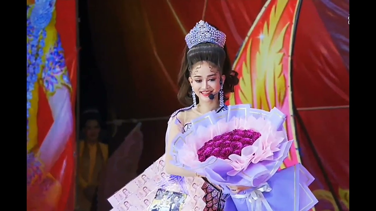 วันวาเลนไทน์คนโสดไม่ต้องเสียใจน๊าา ส่วนคุณ​เนตรแฟนซื้อดอกไม้สีม่วงที่ชอบให้น่ารักมากกก #นุ่นเนตรชนก 