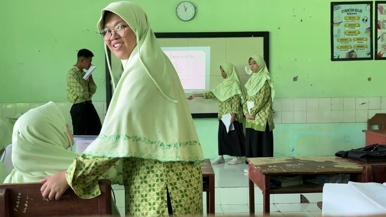 TUGAS PRESENTASI MTK MINAT (KELOMPOK 2)