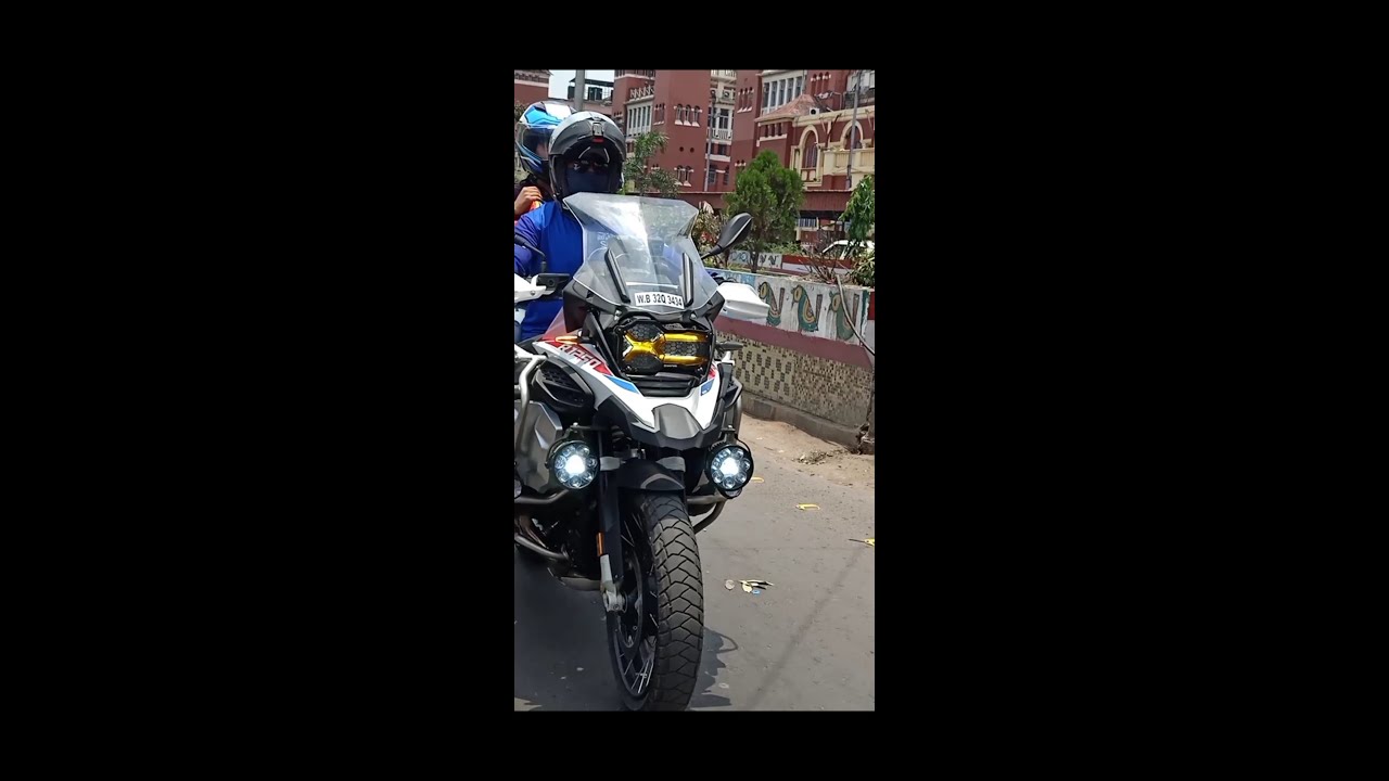 BMW R1250 GS ADVENTURE spotted at Howrah Station #bmwmotorrad #bmwr1250gsa #howrah #kolkata #bmw