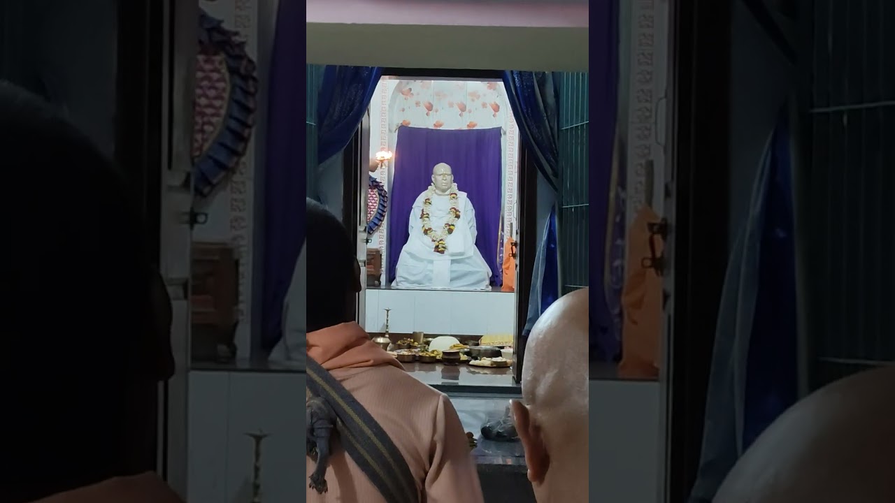 Sandhya Arati Kirtan at Srila Bhaktivinod Thakur's Samadhi Mandir.