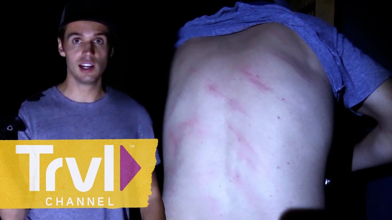 Dakota Gets ATTACKED in Haunted Penitentiary! | Destination Fear | Travel Channel