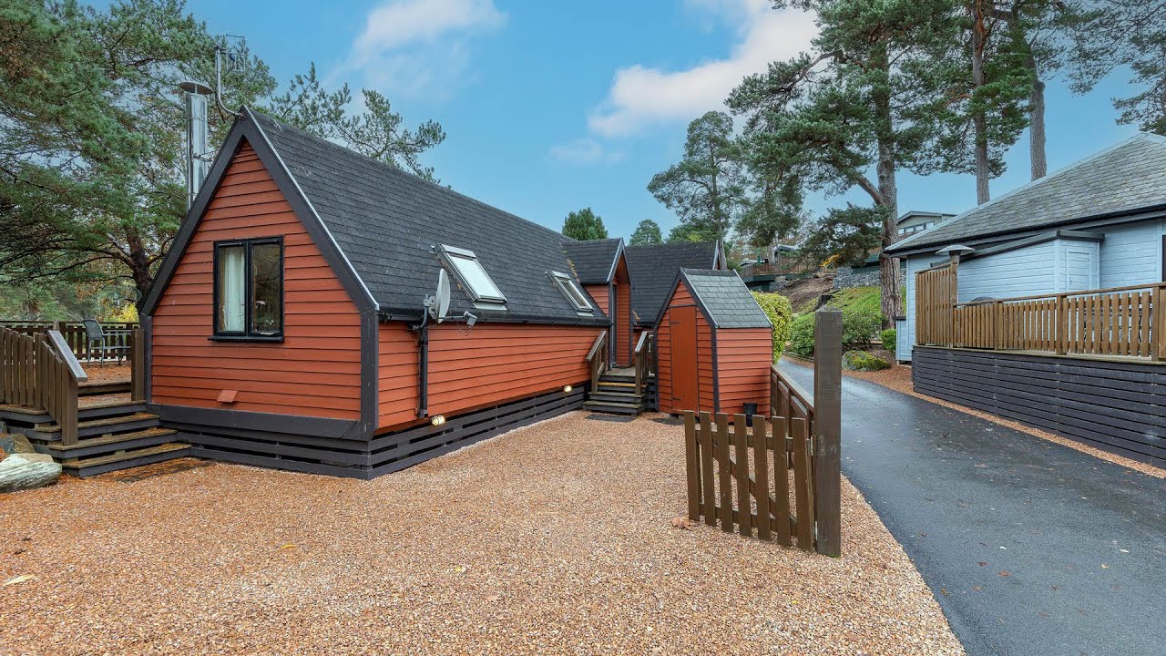 Partridge Lodge, 33 River Tilt Park, Bridge of Tilt, PH18 5TE