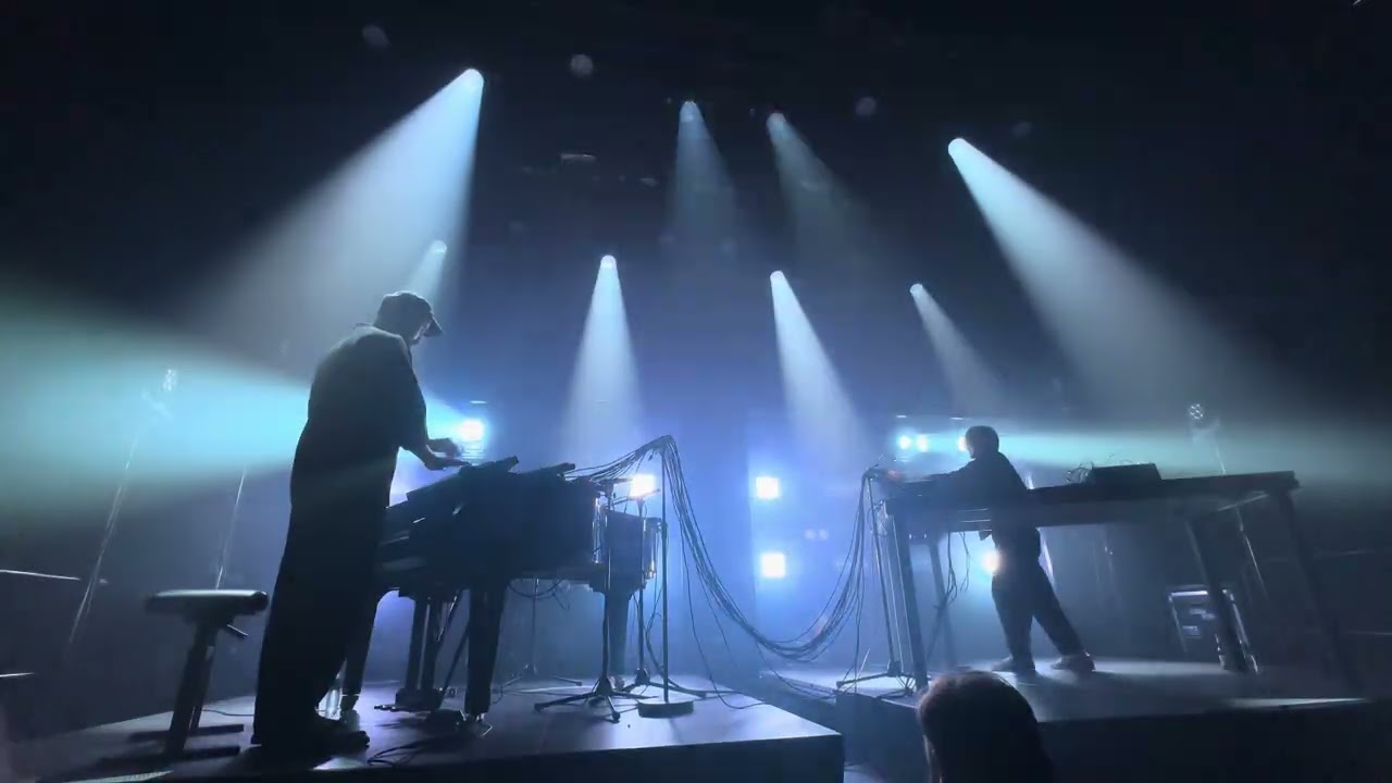 Grandbrothers - We Collide - Cybèle (Live at TivoliVredenburg)