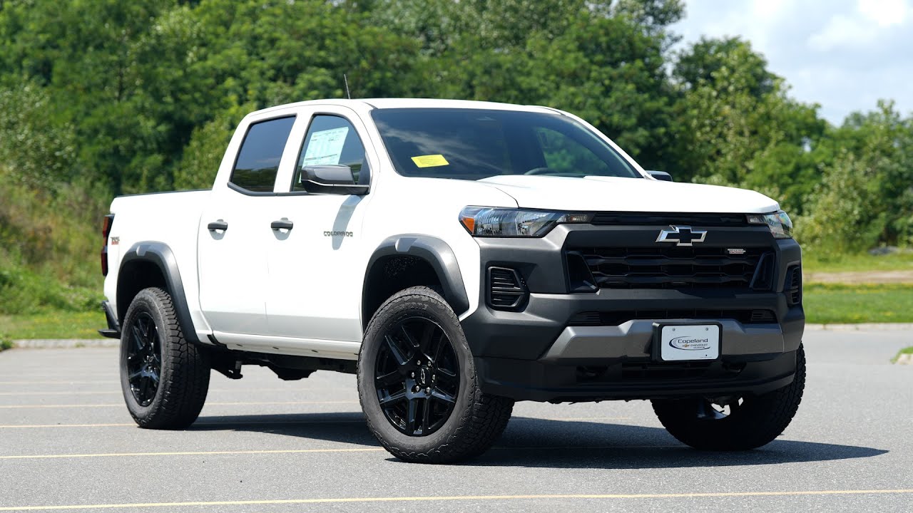 2025 Chevrolet Colorado Trail Boss Review - Is The Z71 Still The Better Choice?