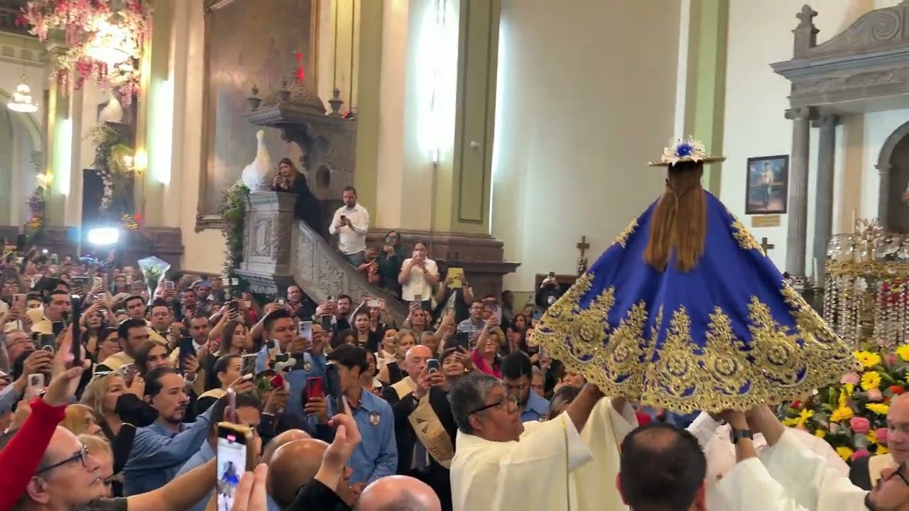Entrada triunfal de la Virgen del Sagrario a su Templo 