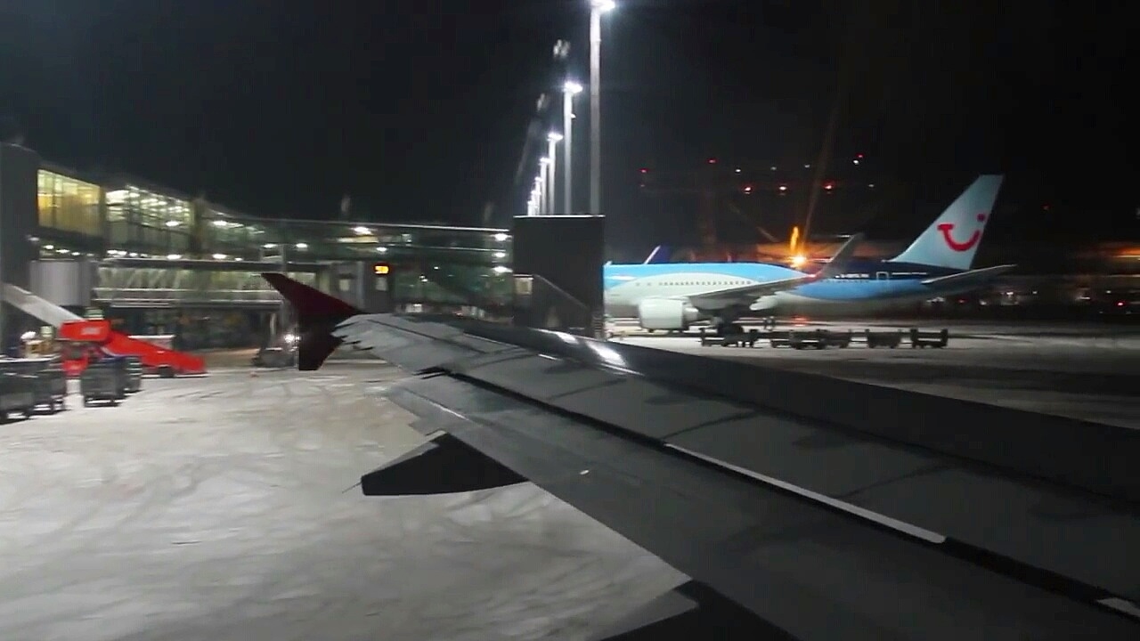 Turkish Airlines A320 Oslo-Istanbul Takeoff, Inflight & Heavy Crosswind Landing, TK1754