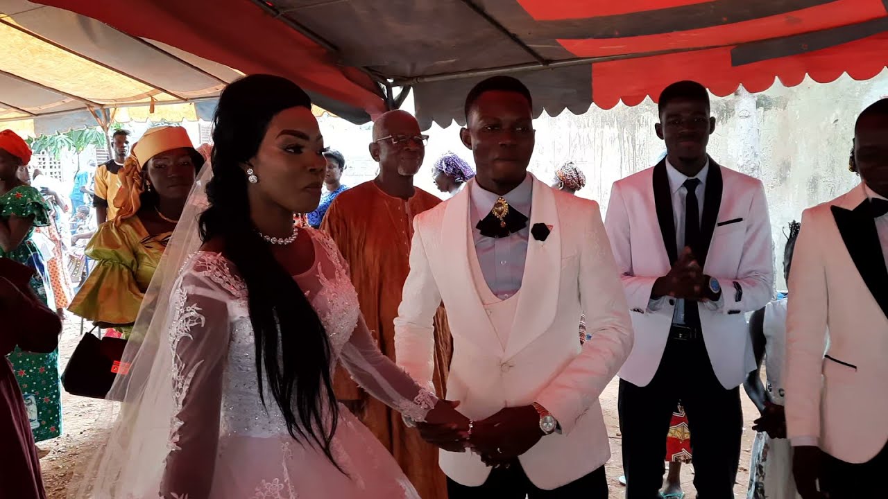 Esaïe COULIBALY -  Gombo au Mariage couple Traore [Feat. Lil Esaïe] 🎬 (Vidéo en Live)