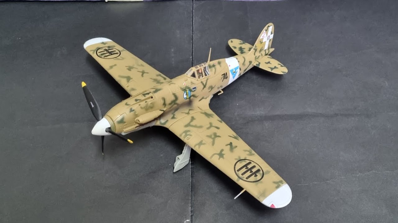 Unboxing and Building 21st Century Toys's Macchi C202 'Folgore' in 1/32