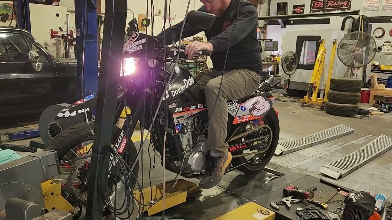 Kawasaki KLX300 SM Exhaust and fuel controller testing EHS Racing Barkers tuning on Dyno