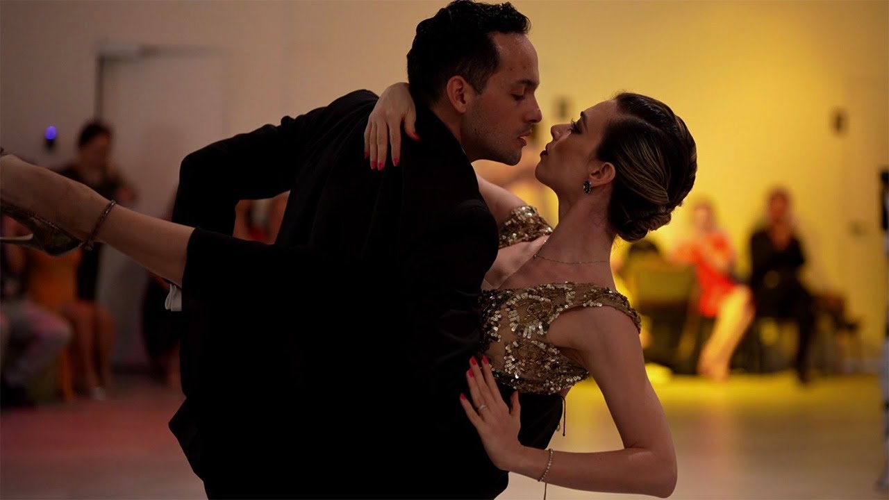 Laura D'Anna & Sebastián Acosta Tango Performance 1 @ Christmas Milonga by FAME Studio Malaysia
