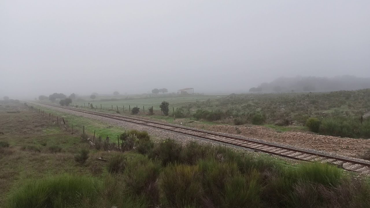 Vehículo de Auscultación VUR 606 de Adif por la línea de Valencia de Alcántara