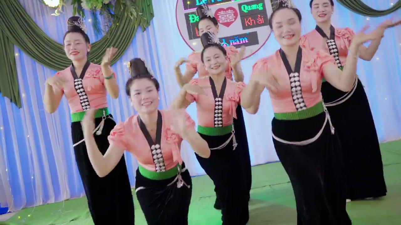 SIÊU PHẨM MÚA VẤN VƯƠNG CHỢ TÌNH MỪNG LỄ VU QUY