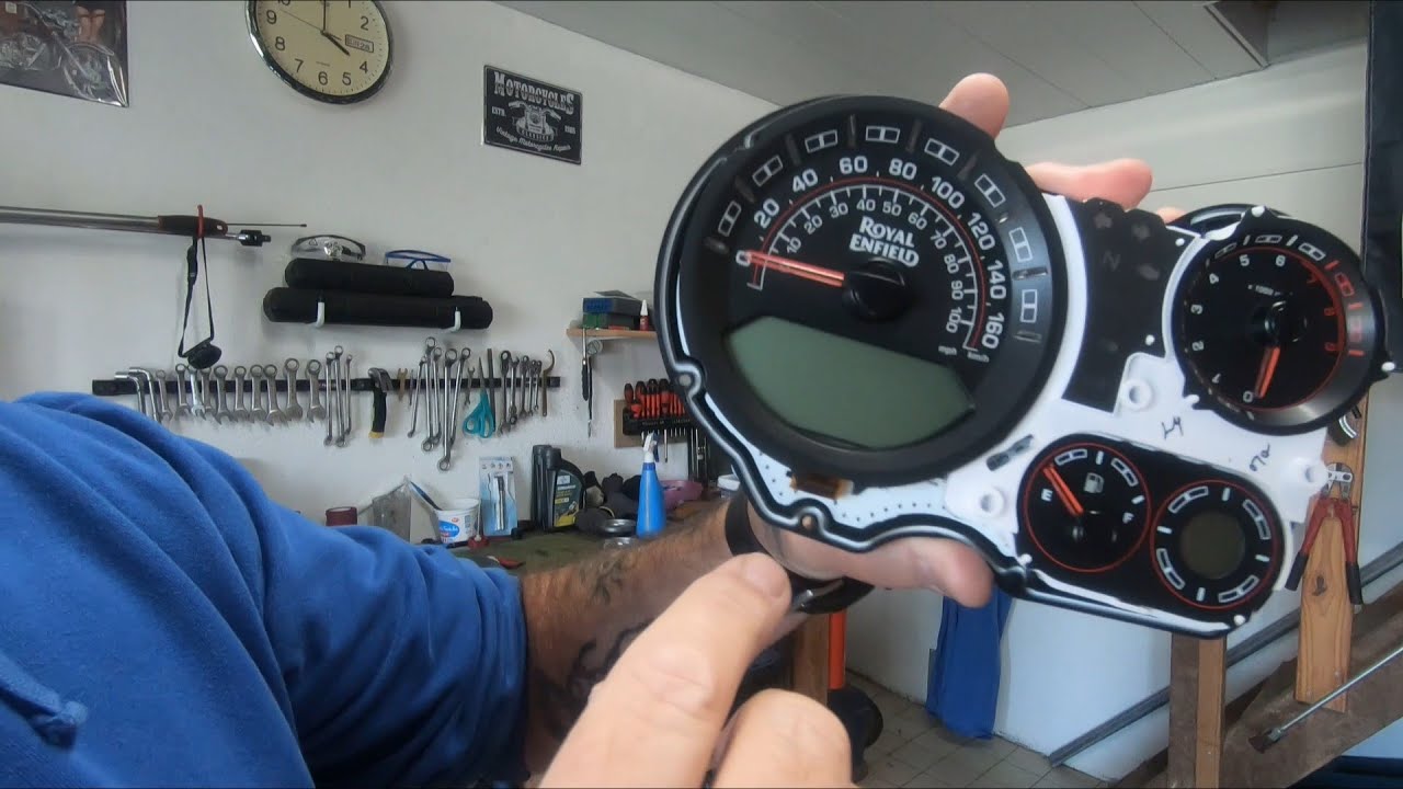 royal enfield himalayan humidity in the clocks