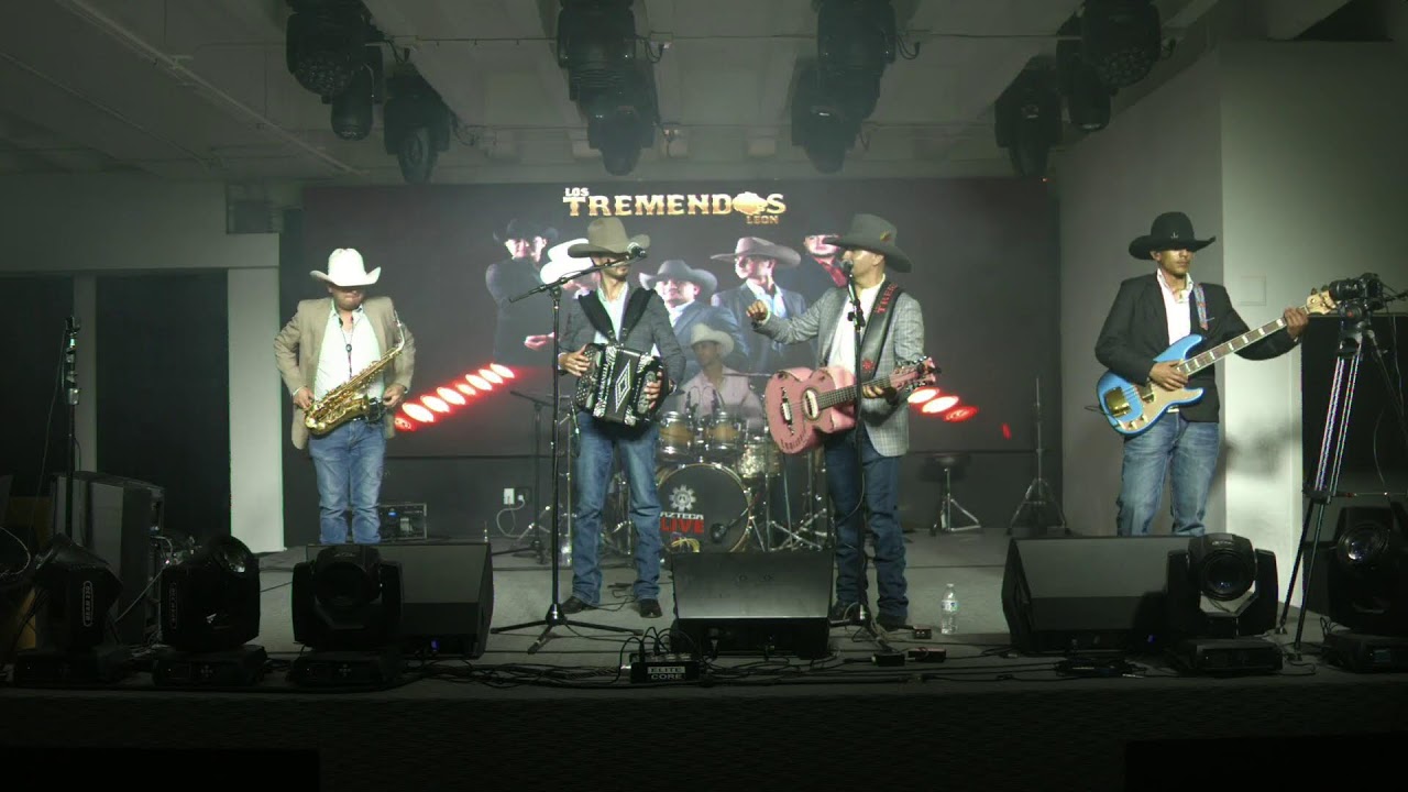 Azteca Records En Vivo - Los Tremendos Leon