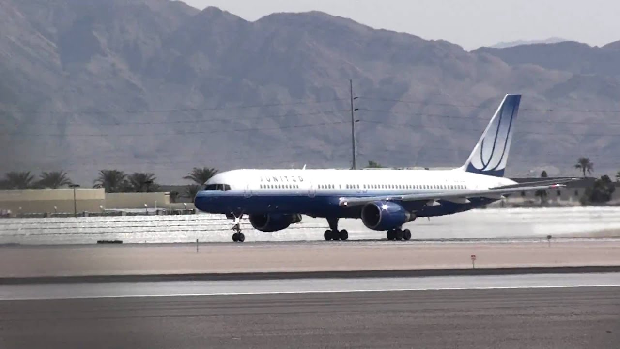 United B752 departing KLAS on 25R
