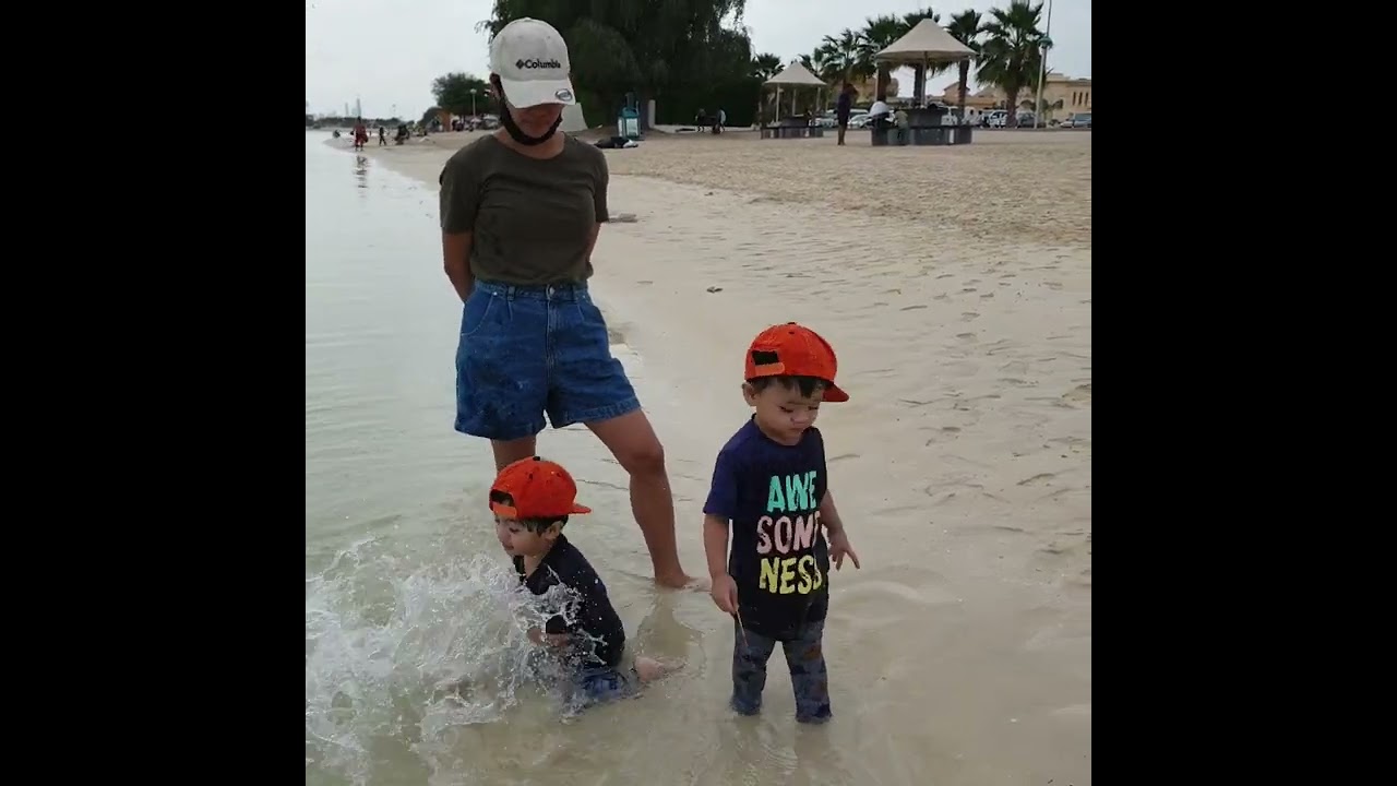 Walking lng dapat eh, nauwi sa swimming #Twinslife #euginkristof