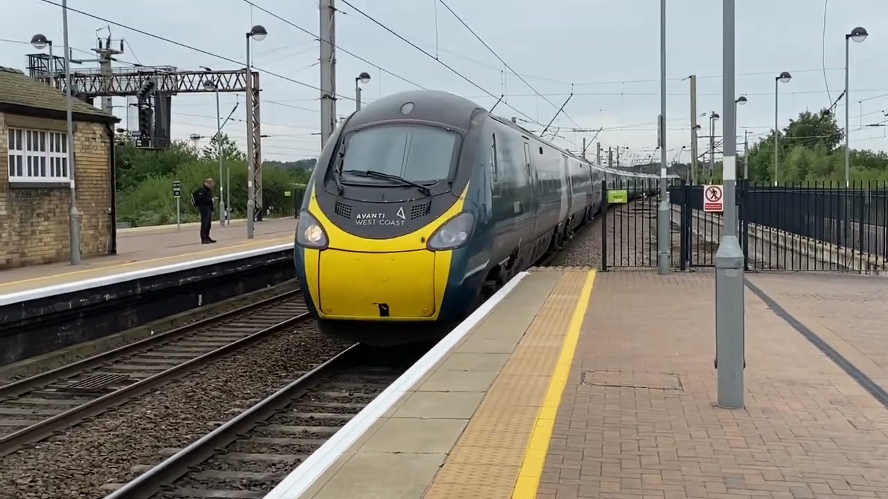 Trains at Warrington Bank Quay (+ Freight moves from Wigan NW) (28/07/2022) (ft WCRC, 66731, 90s)