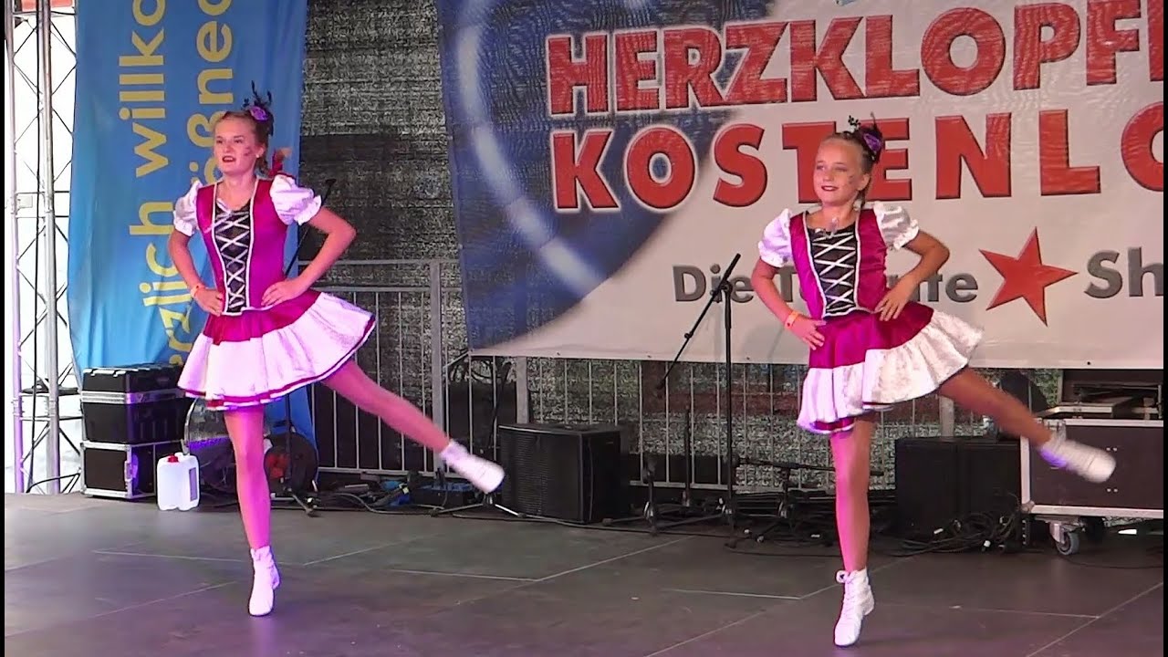 Tanzmariechen Lilly & Celine  - TCV Triptis