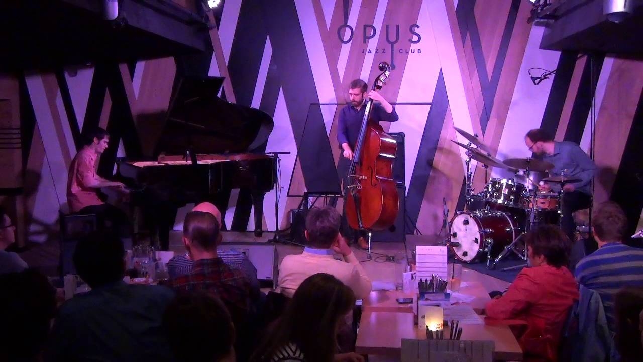 Alan Benzie Trio Live In Budapest - Willow Under Stars by Andrew Robb
