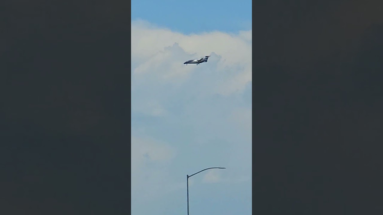 Piaggio P.180 Avanti Landing at KPDX 