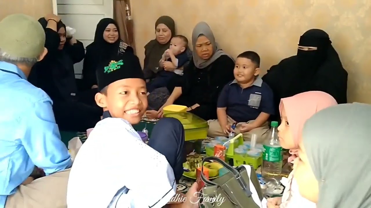 Kebersamaan Keluarga besar Samsuri Family di Hari Raya Idul Fitri 1446 Hijriyah di kaliawi B.Lampung