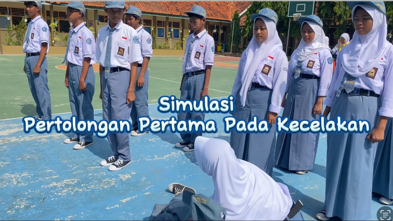 Simulasi Pertolongan Pertama Pada Kecelakaan - SMAN 1 Ciledug