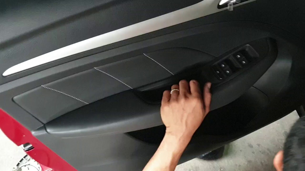 MG ZS front door panel removal