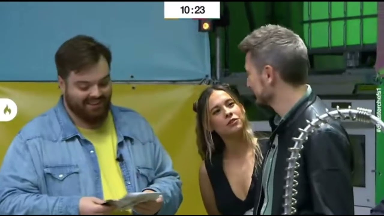 IBAI MOLESTA A GERARD ROMERO CON EL HOROSCOPO😂😂 *DISASTER CHEF*