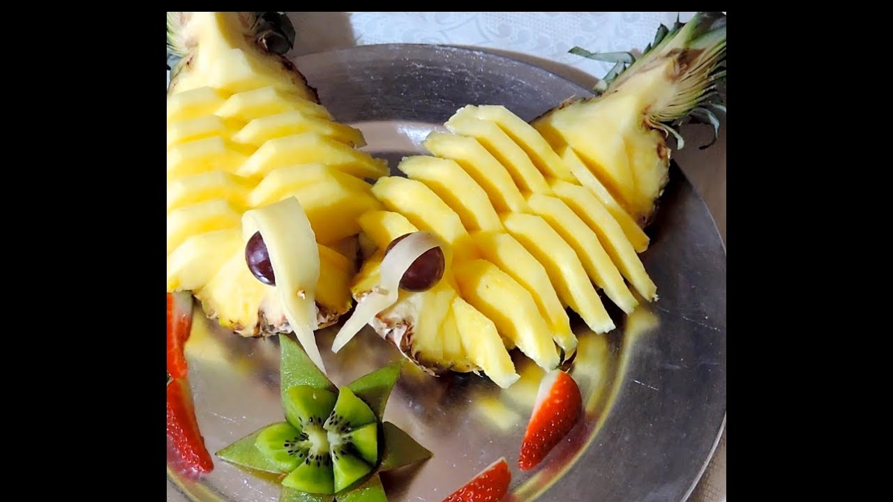 LITTLE DUCKS MADE WITH PINEAPPLE - By J. Pereira Art Carving Fruits