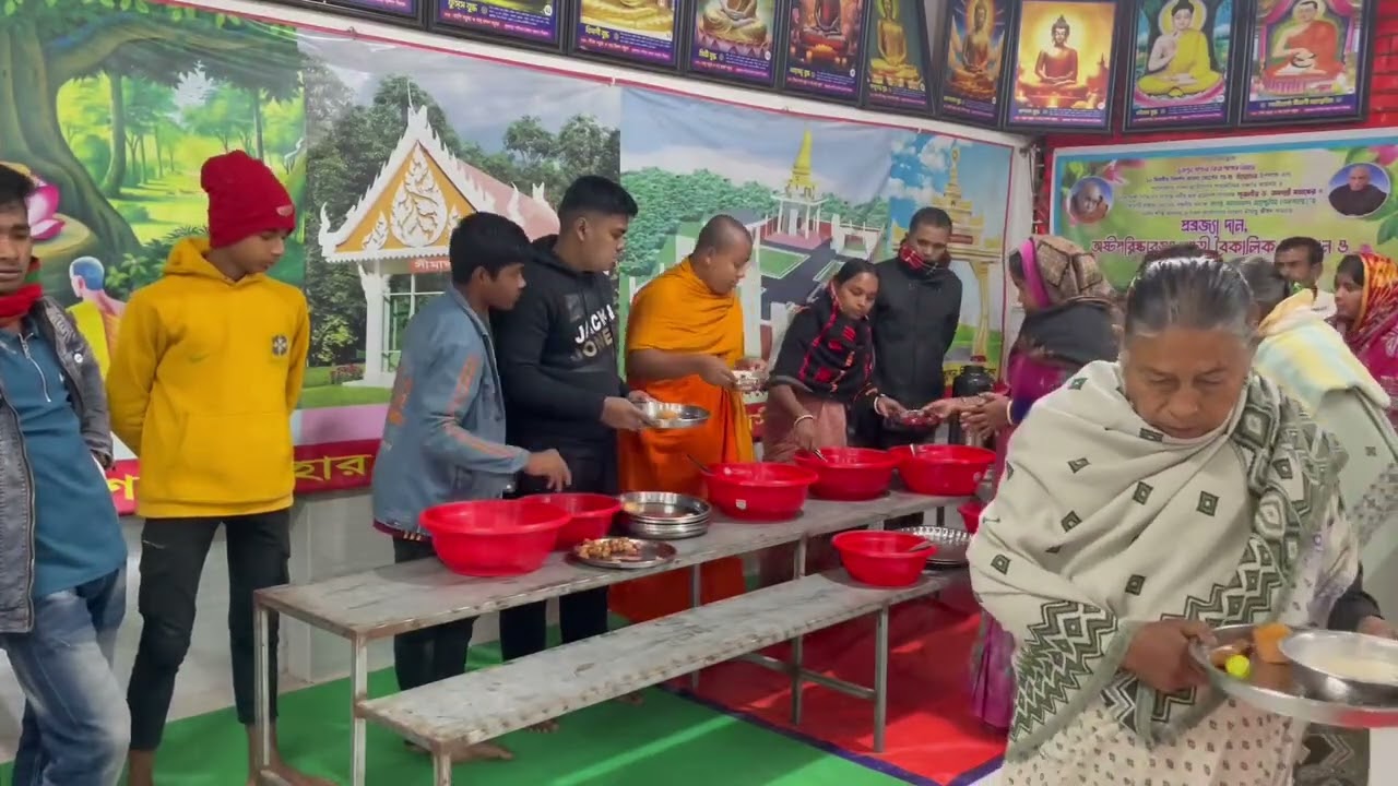 ১০ম দিনে সকাল বেলা পিন্ডগ্রহণ দান....