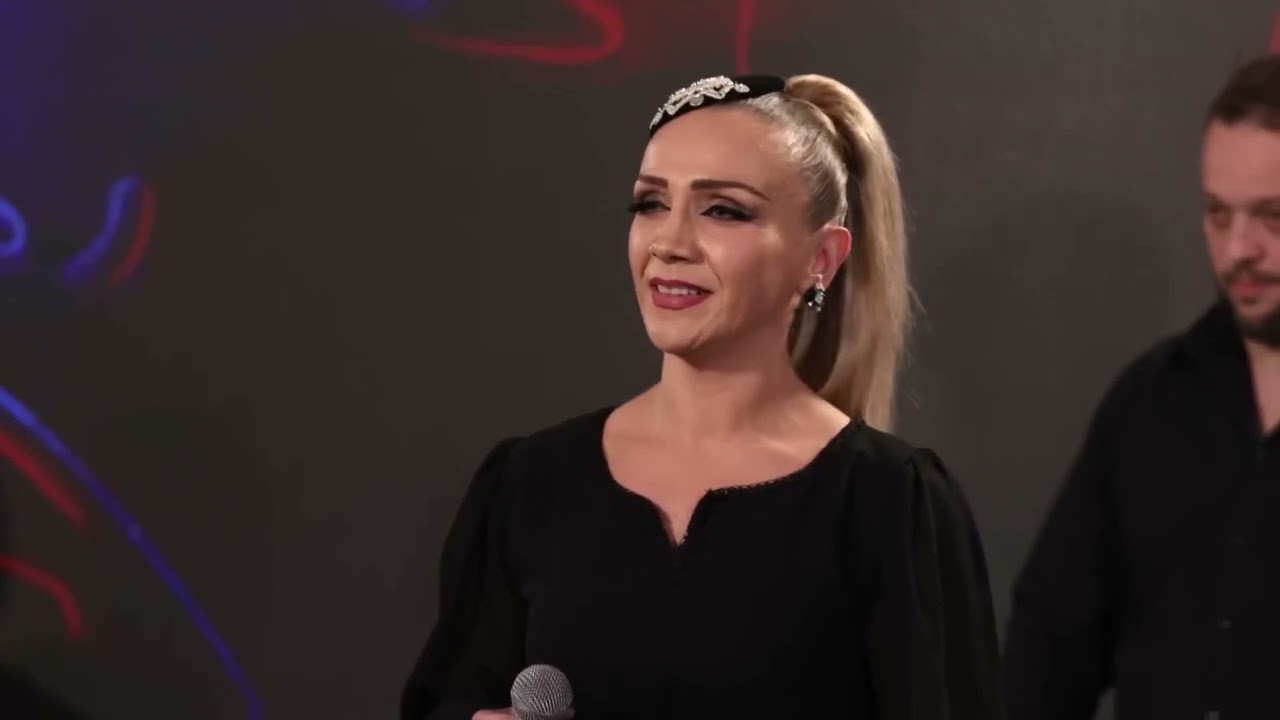Linda Hakaj - Metelikun ta kam fal/Po veton,po murmuron - LIVE -Robi Plaket Kur Don Vet(Gëzuar 2023)