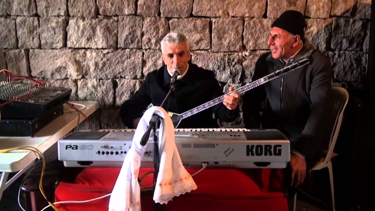 NİLEFER VE SIRA SIRA BADEMLER..COŞKUN KIZILIŞIK