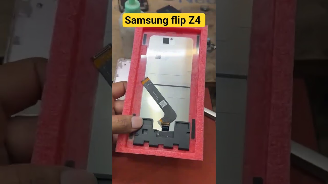 Samsung Z Flip 4 Display fixed 