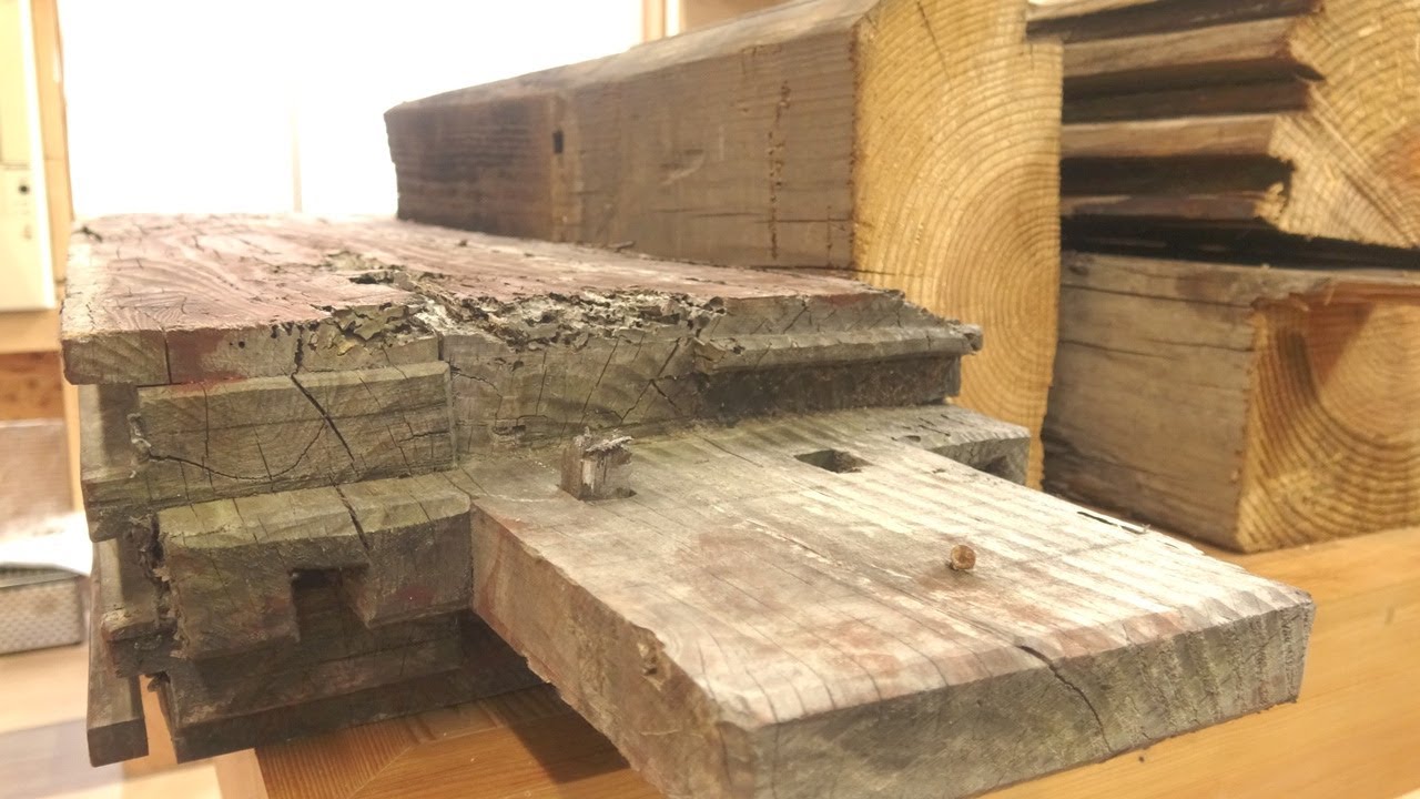 【木工DIY】虫食い・割れ・ヒビで破棄寸前の古材を美しいファンタジー家具へアップサイクル