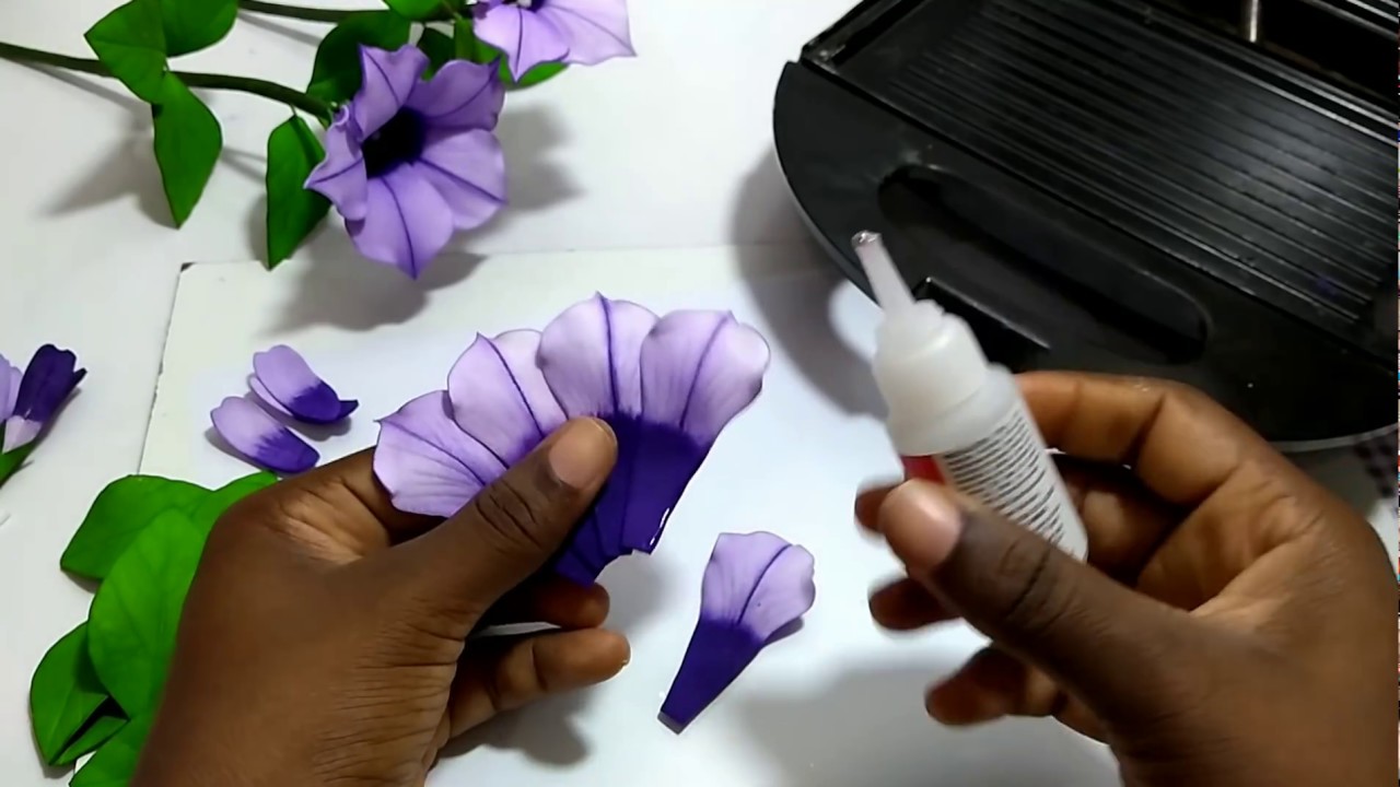 HOW TO MAKE THE FLOWER PETUNIA/Como fazer a flor petúnia