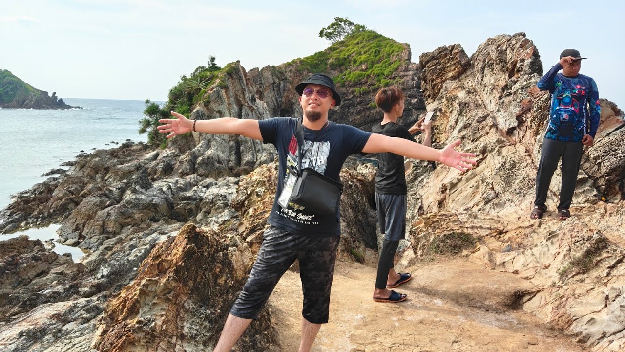Pulau kapas - part 2 hiking bukit singa.