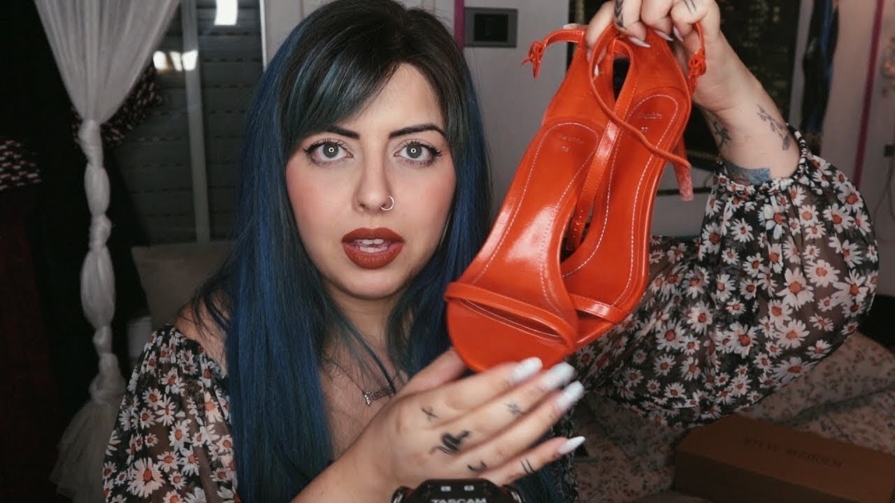 IL MIO MERCATINO DELL'USATO ASMR! 💸 | whispering ita, tapping, fabric sounds
