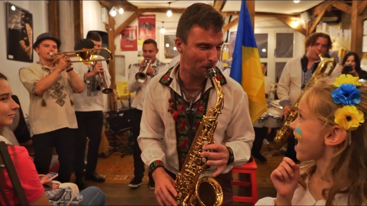 Mind Blowing Orchestra (MBO) live in Kawiarnio-księgarnia NIĆ, Krakow