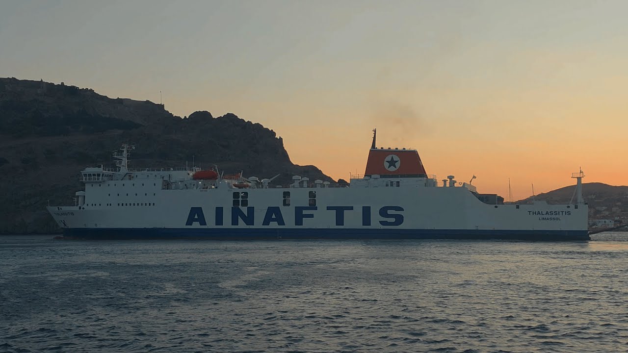 THALASSITIS: Άφιξη στο λιμάνι της Μύρινας